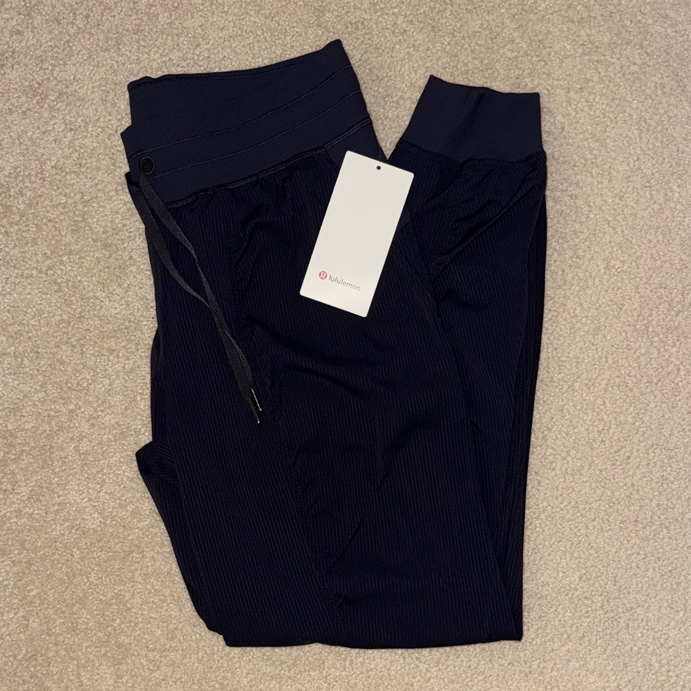 Lululemon - Dance Studio Mid-Rise Jogger